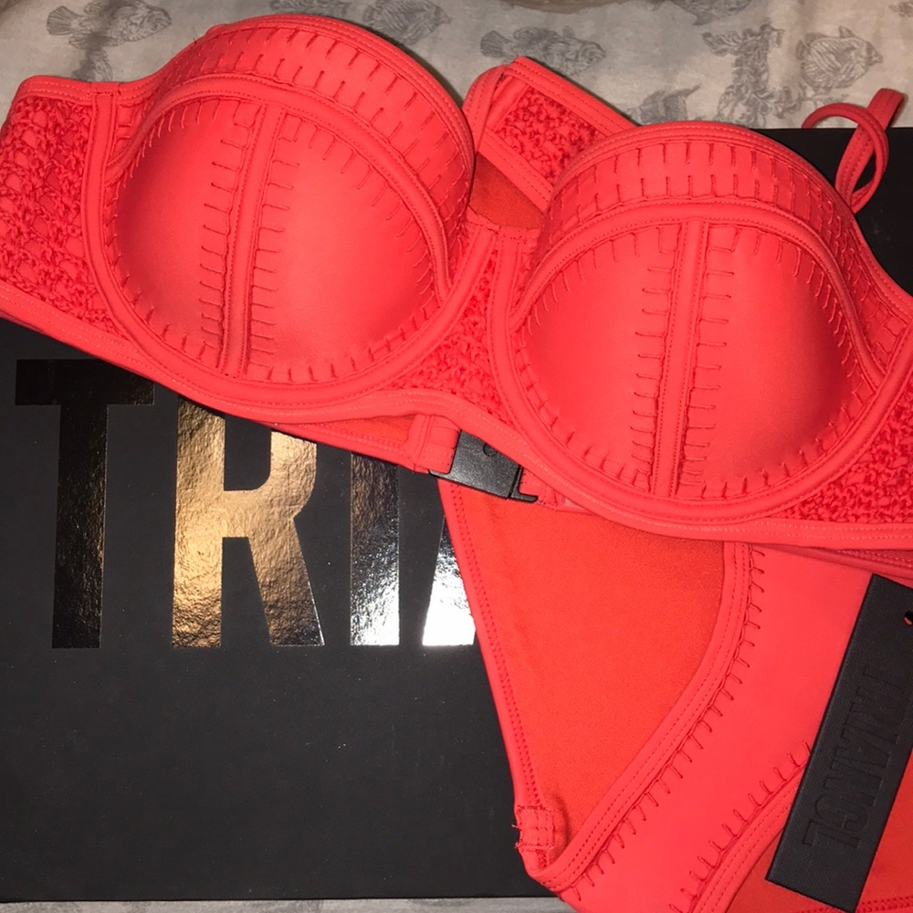 Triangl Piper-red velvet top/ bottom XL